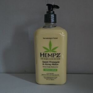 Hempz Herbal Body Moisturizer - Cream Bottle